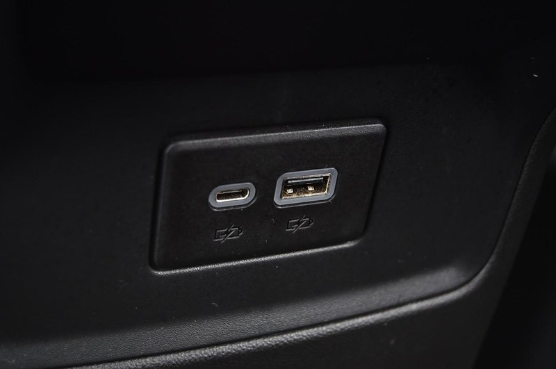 GMC Acadia Vehicle Image 26