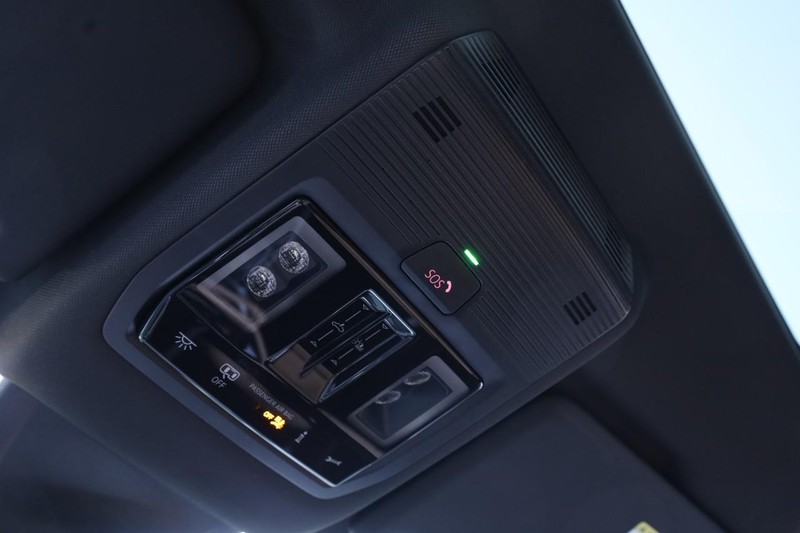 Volkswagen Atlas Cross Sport Vehicle Full-screen Gallery Image 22