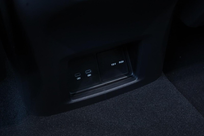 Volkswagen Atlas Cross Sport Vehicle Full-screen Gallery Image 27