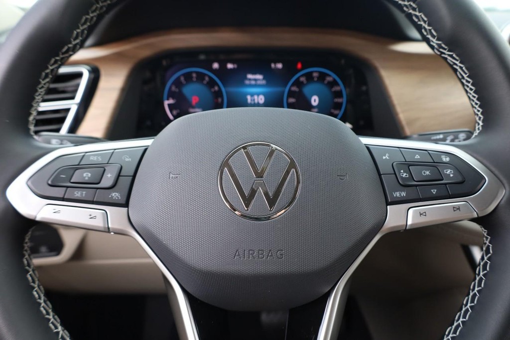 Volkswagen Atlas Vehicle Full-screen Gallery Image 11