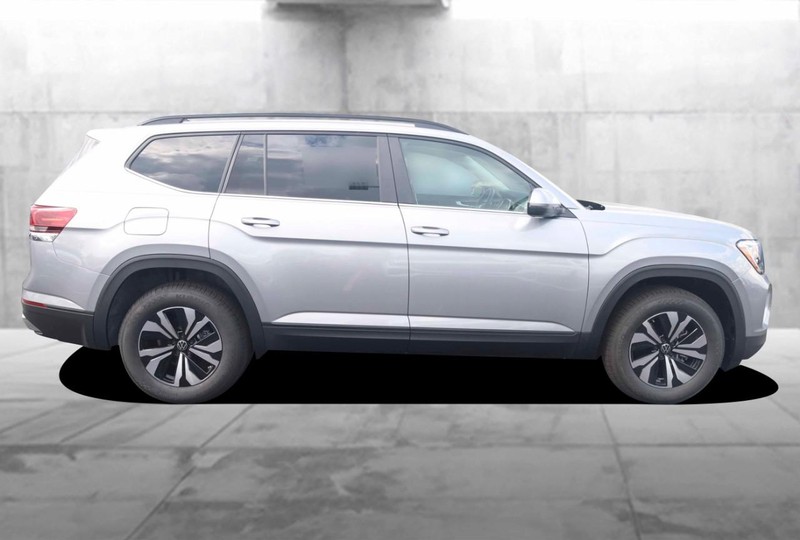 Volkswagen Atlas Vehicle Full-screen Gallery Image 5