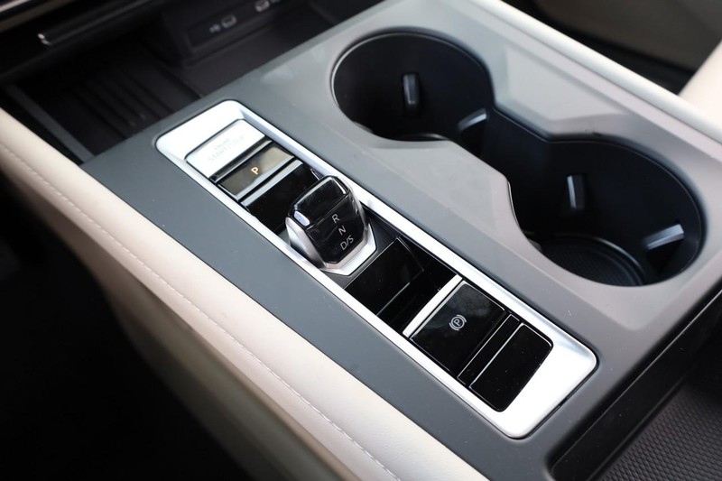 Volkswagen Atlas Vehicle Full-screen Gallery Image 17