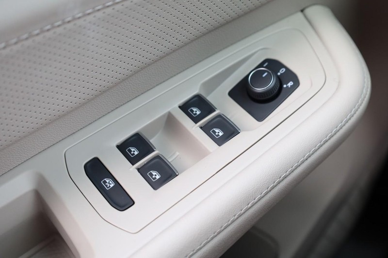 Volkswagen Atlas Vehicle Full-screen Gallery Image 19