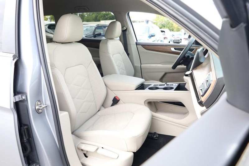 Volkswagen Atlas Vehicle Full-screen Gallery Image 28