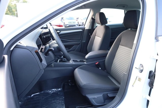 Volkswagen Jetta Vehicle Image 08