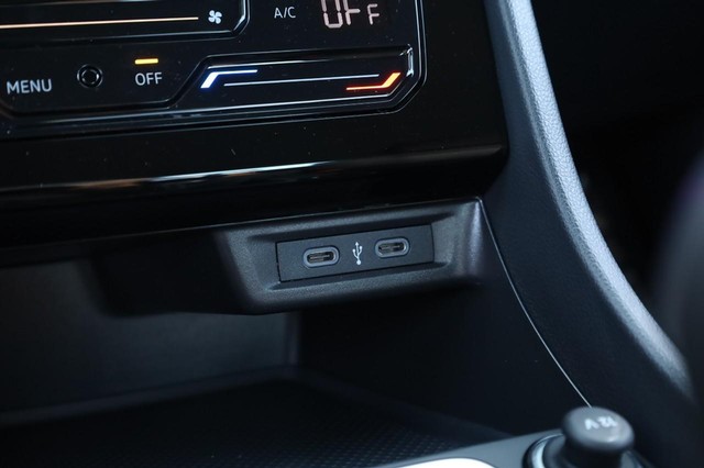 Volkswagen Jetta Vehicle Image 14