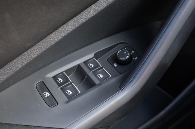 Volkswagen Jetta Vehicle Image 17