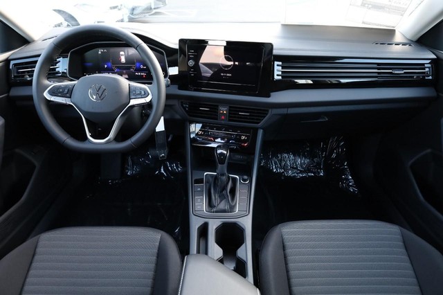 Volkswagen Jetta Vehicle Image 21