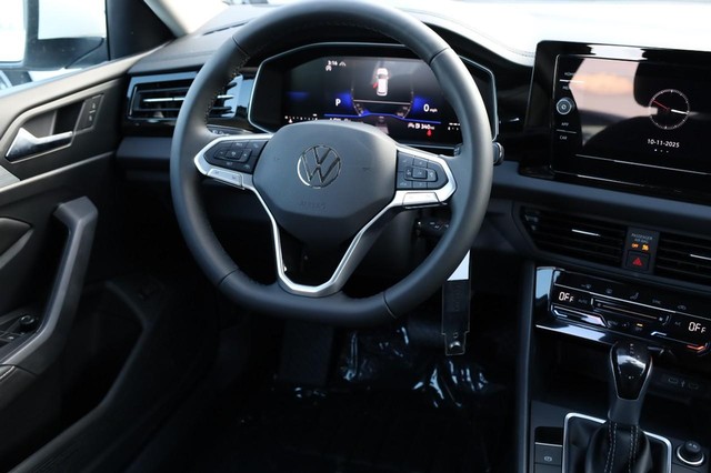 Volkswagen Jetta Vehicle Image 22