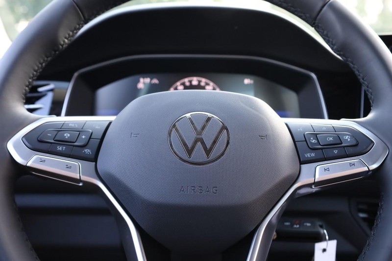 Volkswagen Jetta Vehicle Full-screen Gallery Image 9