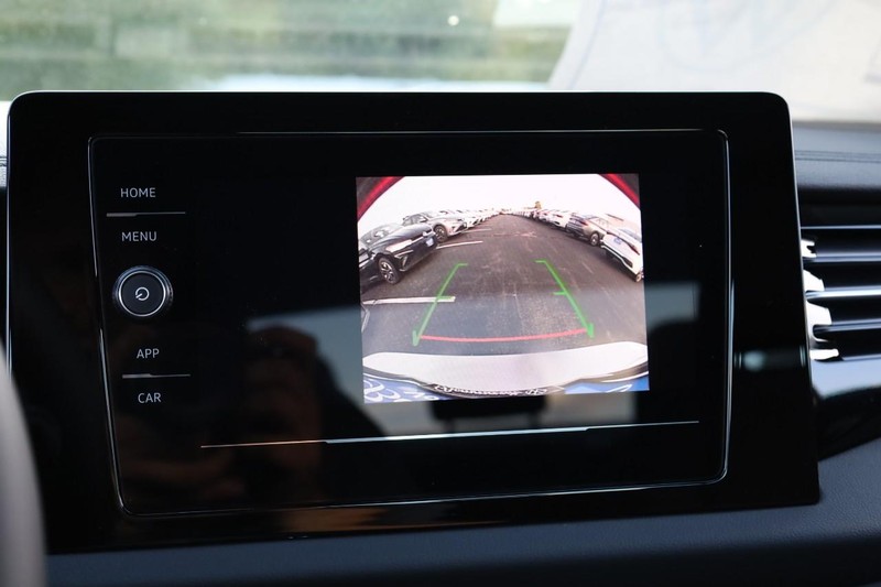 Volkswagen Jetta Vehicle Full-screen Gallery Image 12