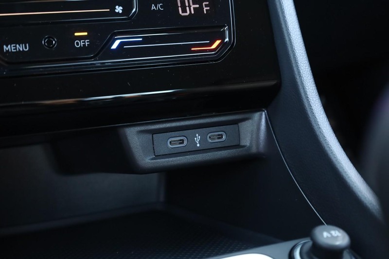 Volkswagen Jetta Vehicle Full-screen Gallery Image 14