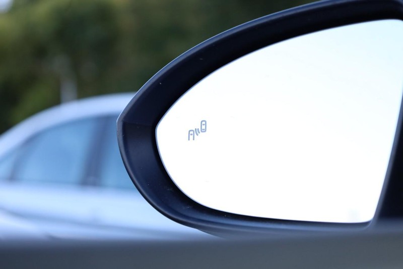 Volkswagen Jetta Vehicle Full-screen Gallery Image 19