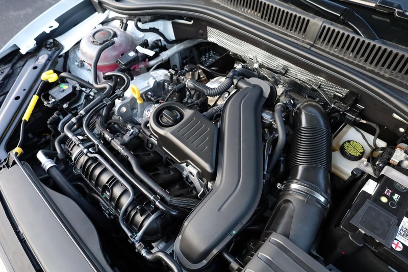 Volkswagen Jetta Vehicle Full-screen Gallery Image 24