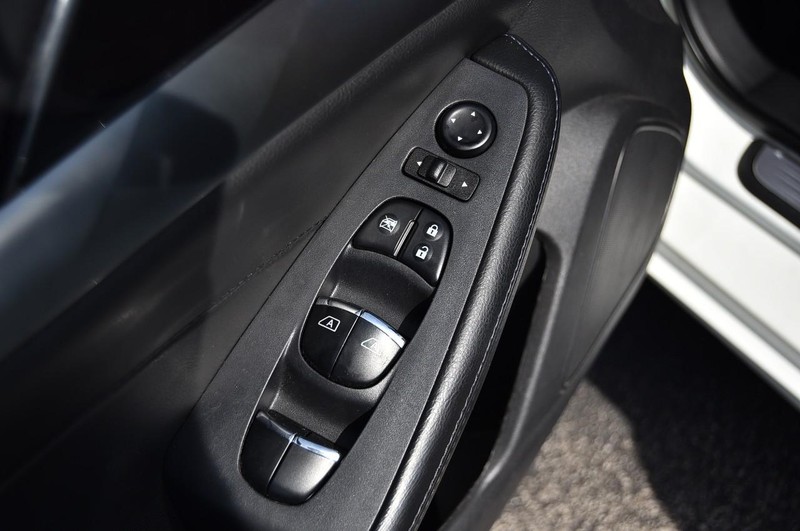 Nissan Maxima Vehicle Image 08