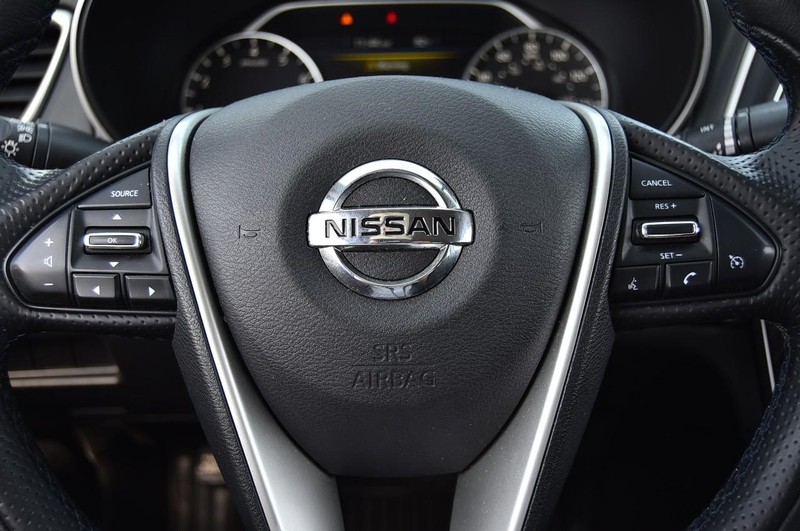 Nissan Maxima Vehicle Image 17