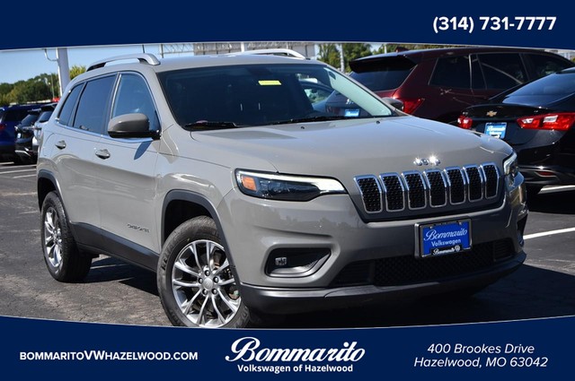 2020 Jeep Cherokee 4WD Latitude Plus at Frazier Automotive in Hazelwood MO