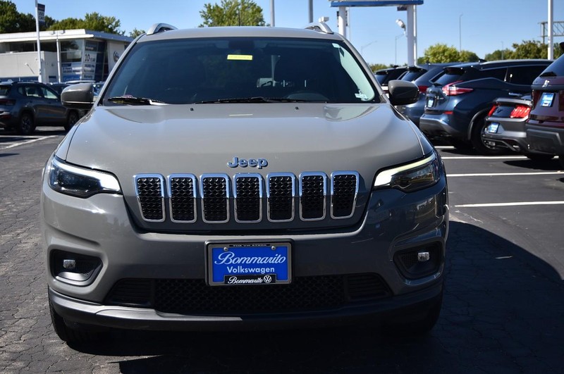 Jeep Cherokee Vehicle Image 04