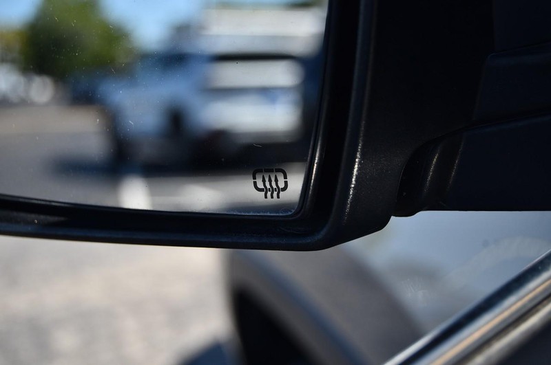 Jeep Cherokee Vehicle Image 09