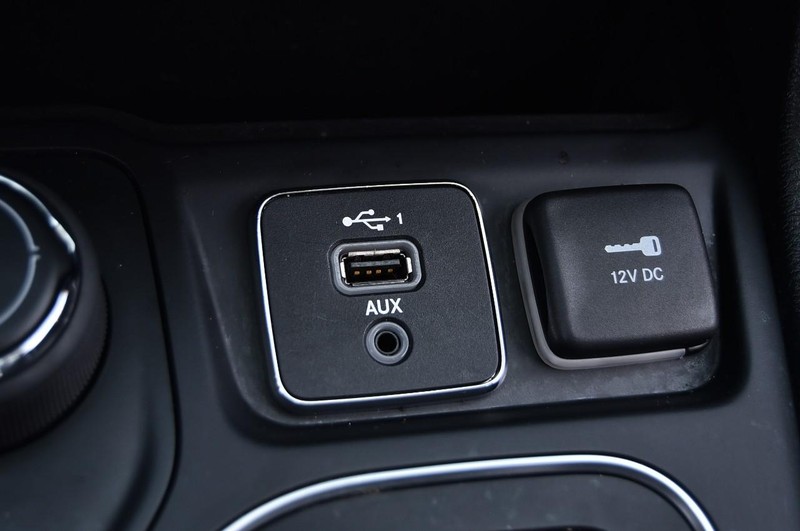 Jeep Cherokee Vehicle Image 17