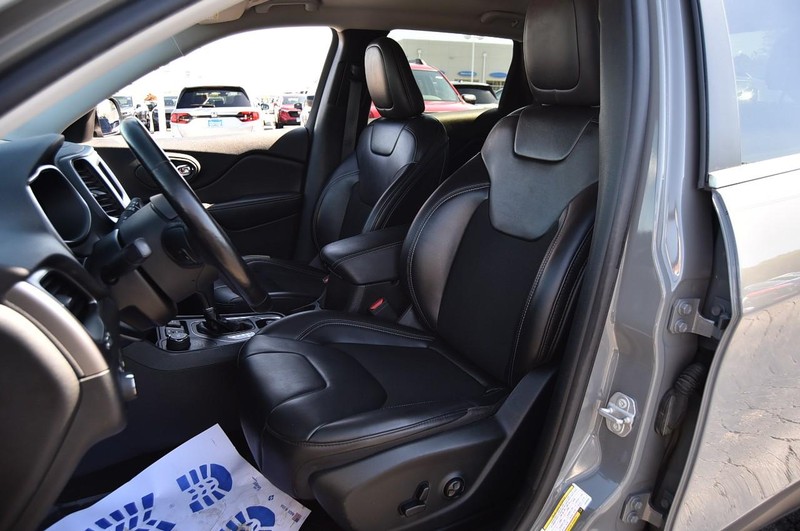 Jeep Cherokee Vehicle Image 20