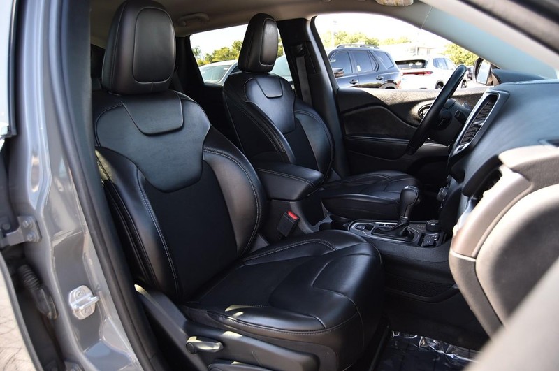 Jeep Cherokee Vehicle Image 21