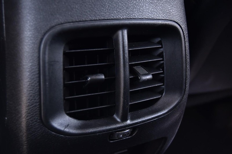 Jeep Cherokee Vehicle Image 23