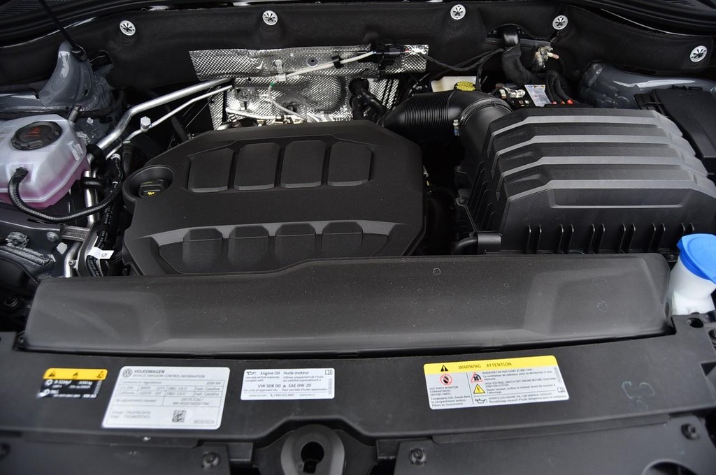 Volkswagen Atlas Cross Sport Vehicle Full-screen Gallery Image 27