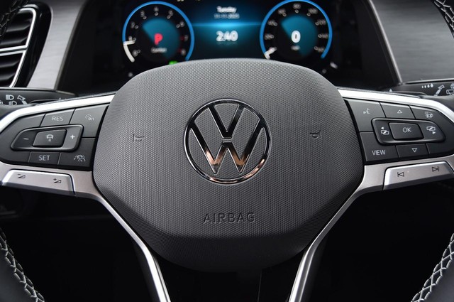 Volkswagen Atlas Cross Sport Vehicle Image 18