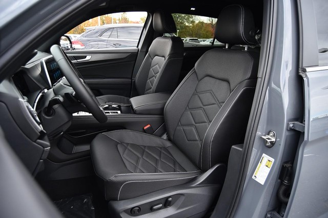 Volkswagen Atlas Cross Sport Vehicle Image 19