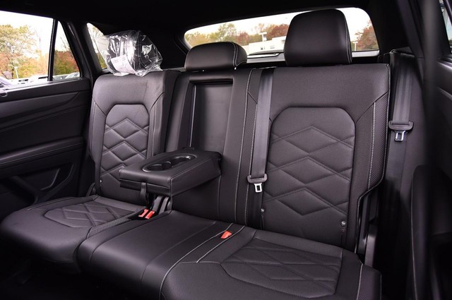 Volkswagen Atlas Cross Sport Vehicle Image 22