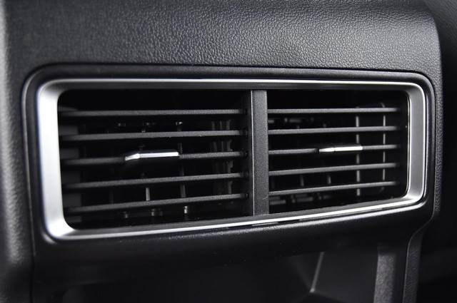 Volkswagen Atlas Cross Sport Vehicle Image 23