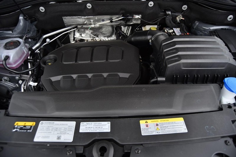 Volkswagen Atlas Cross Sport Vehicle Full-screen Gallery Image 27