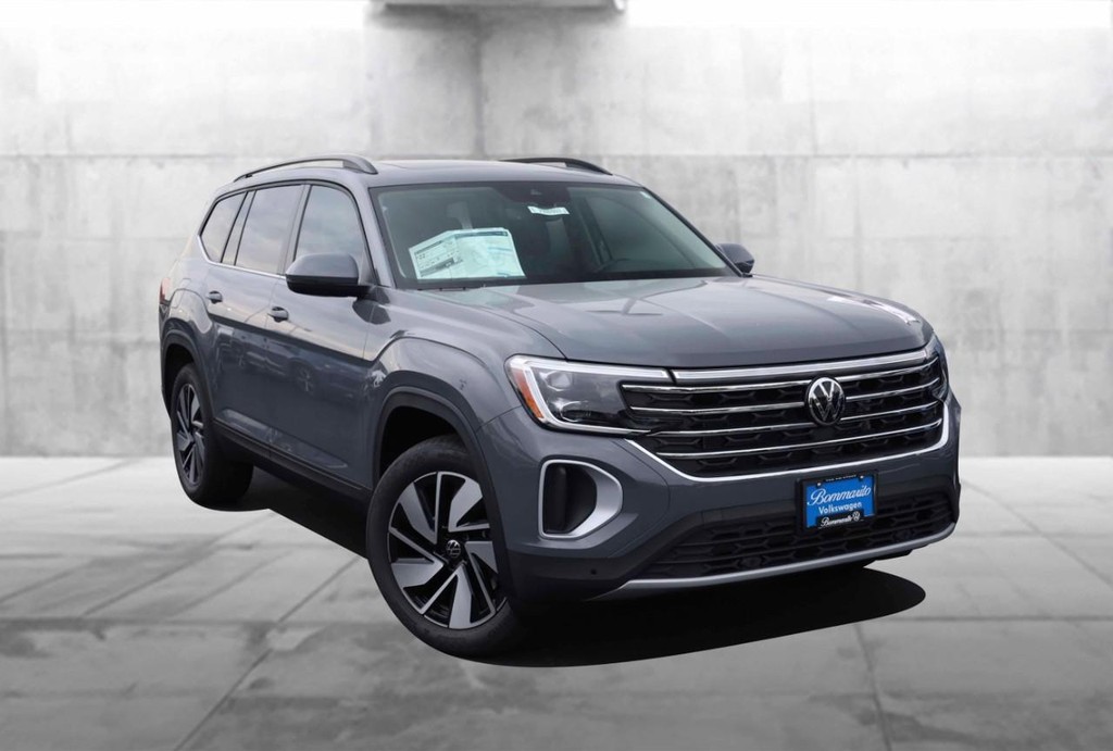 Volkswagen Atlas Vehicle Full-screen Gallery Image 2