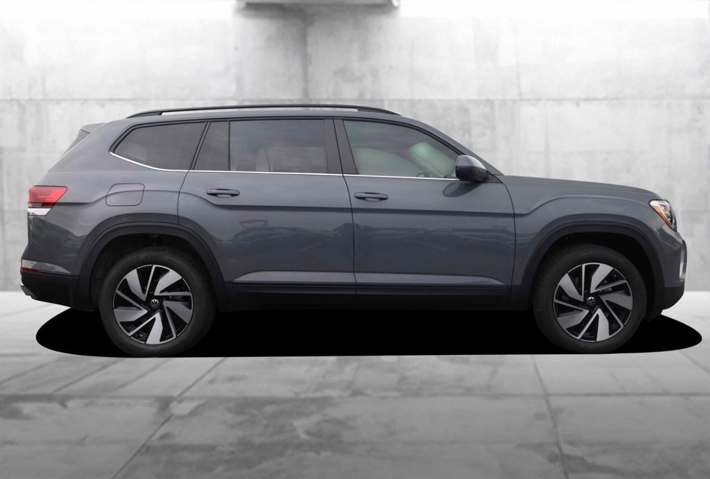 Volkswagen Atlas Vehicle Full-screen Gallery Image 5