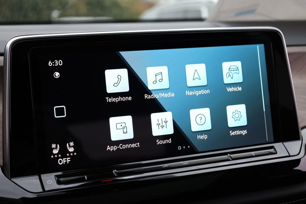 Volkswagen Atlas Vehicle Full-screen Gallery Image 15