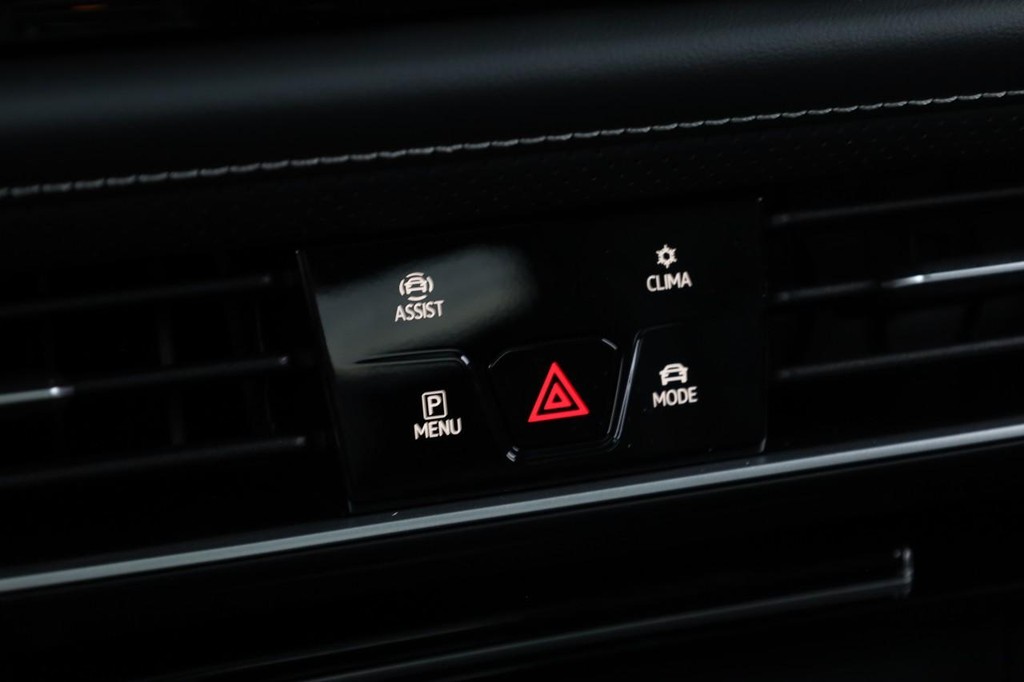 Volkswagen Atlas Vehicle Full-screen Gallery Image 17