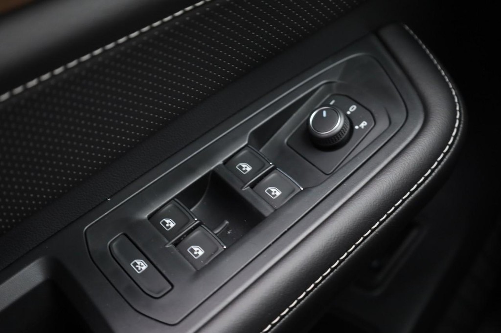 Volkswagen Atlas Vehicle Full-screen Gallery Image 21