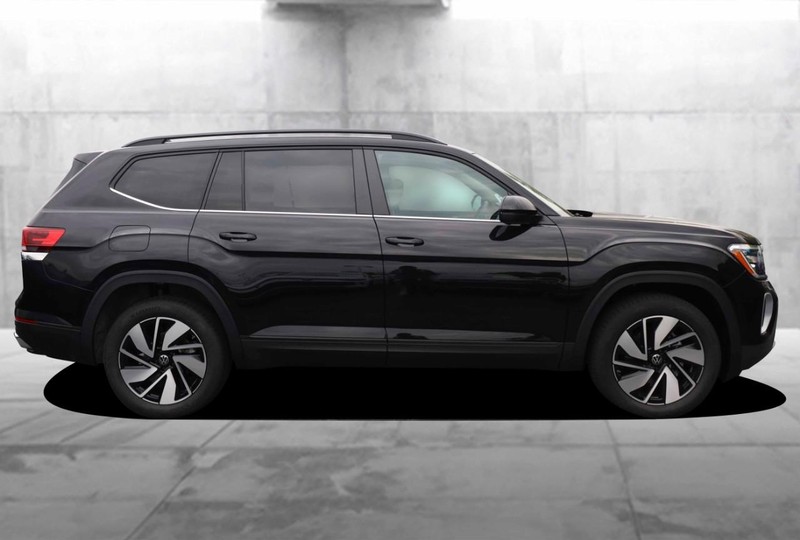 Volkswagen Atlas Vehicle Full-screen Gallery Image 5