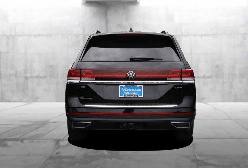 Volkswagen Atlas Vehicle Full-screen Gallery Image 6