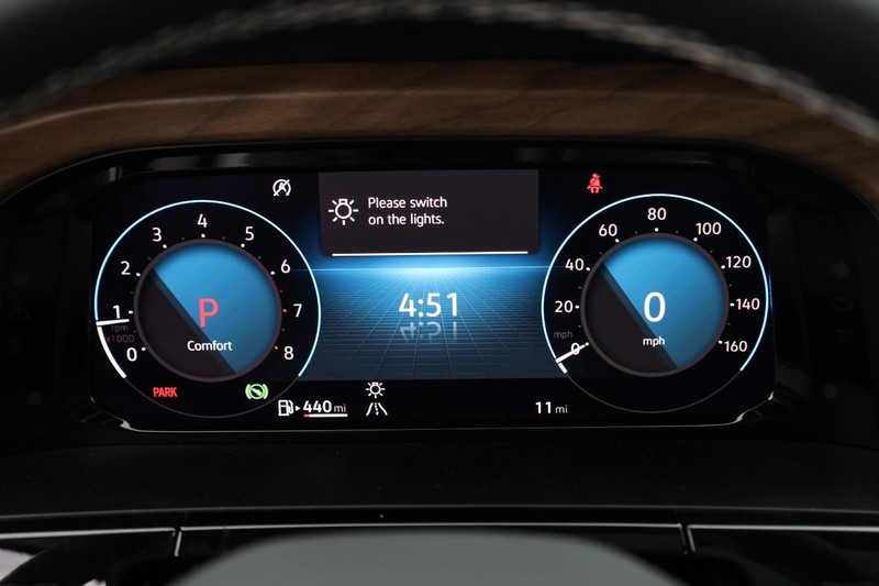 Volkswagen Atlas Vehicle Full-screen Gallery Image 14