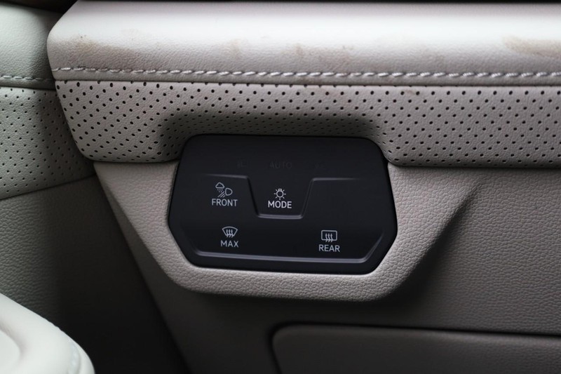 Volkswagen Atlas Vehicle Full-screen Gallery Image 22