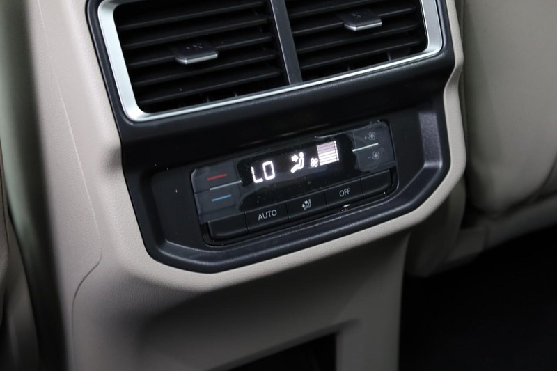 Volkswagen Atlas Vehicle Full-screen Gallery Image 25