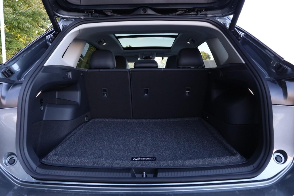 Volkswagen Tiguan Vehicle Full-screen Gallery Image 7