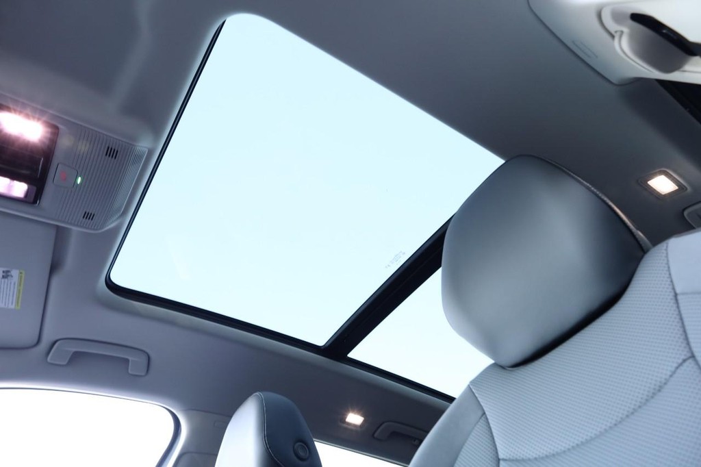 Volkswagen Tiguan Vehicle Full-screen Gallery Image 9