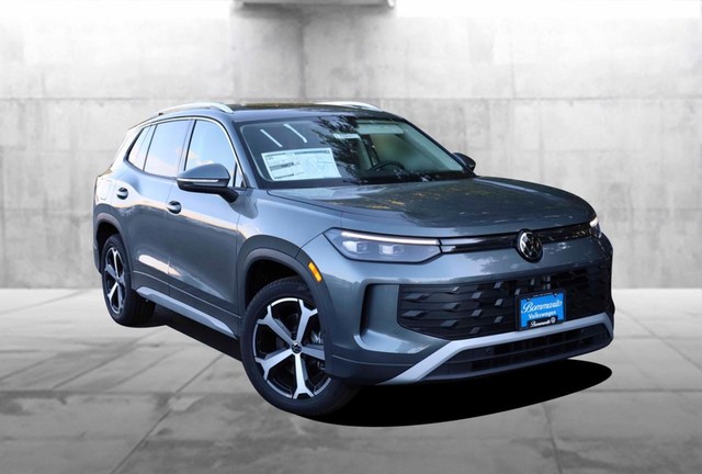 Volkswagen Tiguan Vehicle Image 02