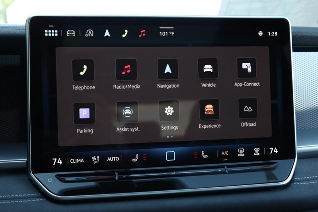 Volkswagen Tiguan Vehicle Image 13