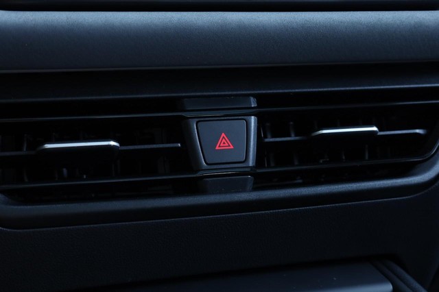 Volkswagen Tiguan Vehicle Image 15