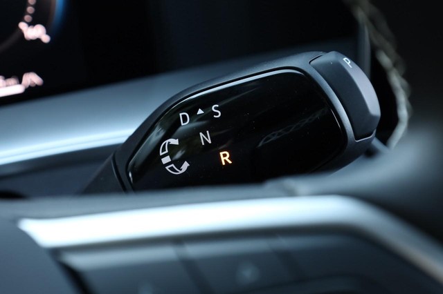 Volkswagen Tiguan Vehicle Image 16