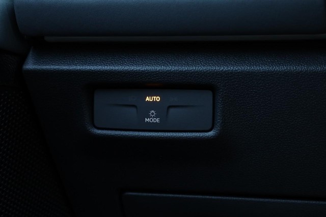 Volkswagen Tiguan Vehicle Image 20